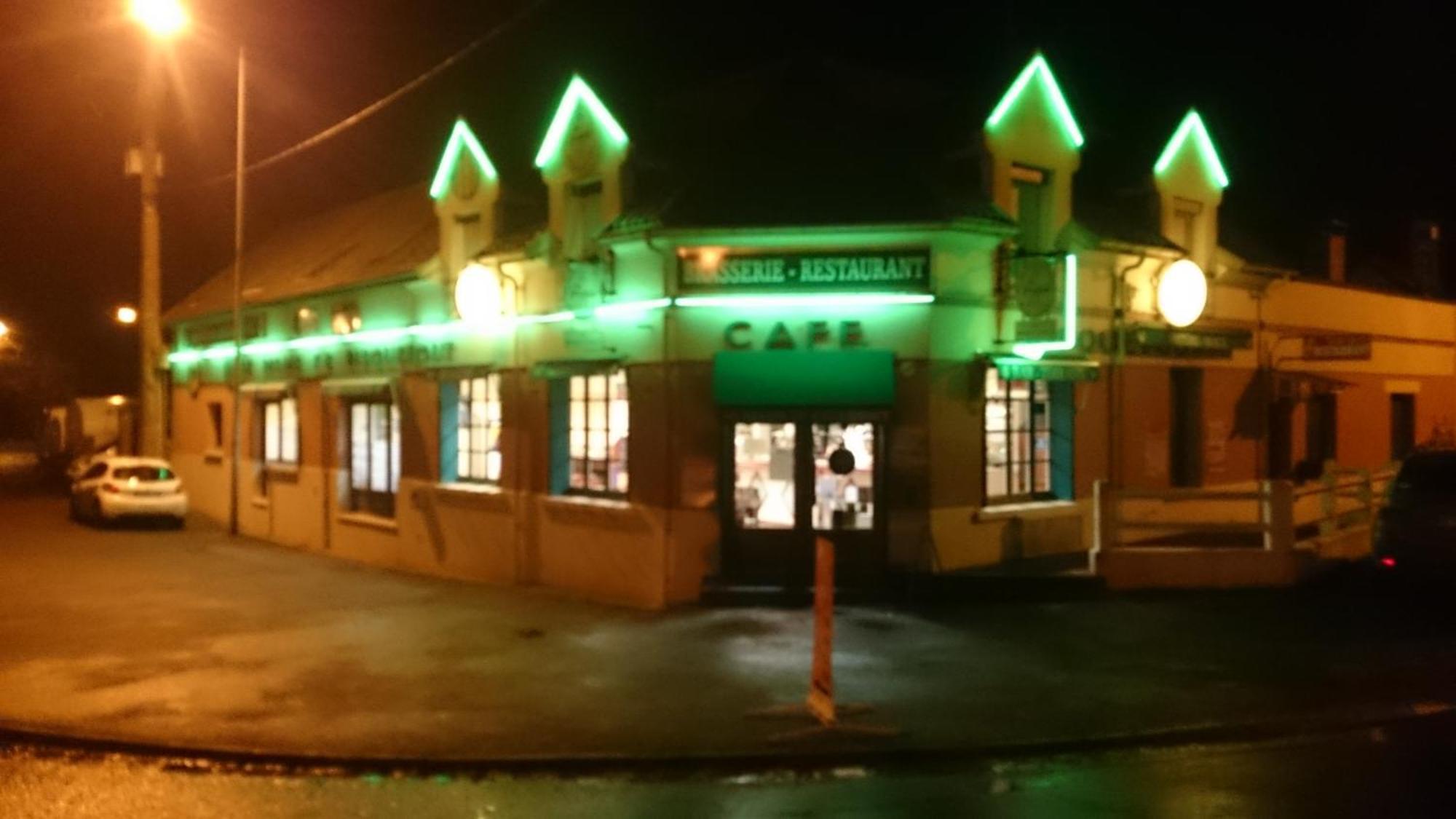 Le Relais De Risquetout Hem-Hardinval Bagian luar foto
