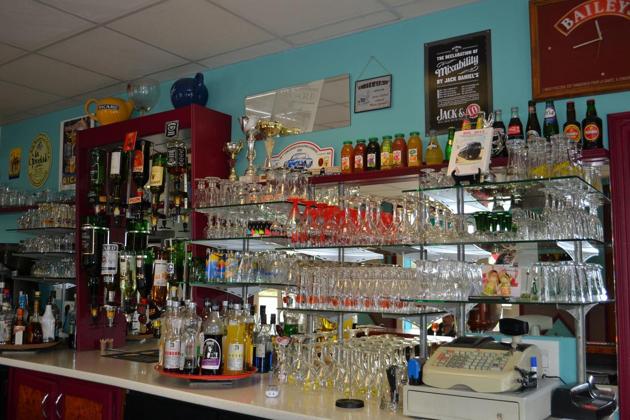 Le Relais De Risquetout Hem-Hardinval Bagian luar foto