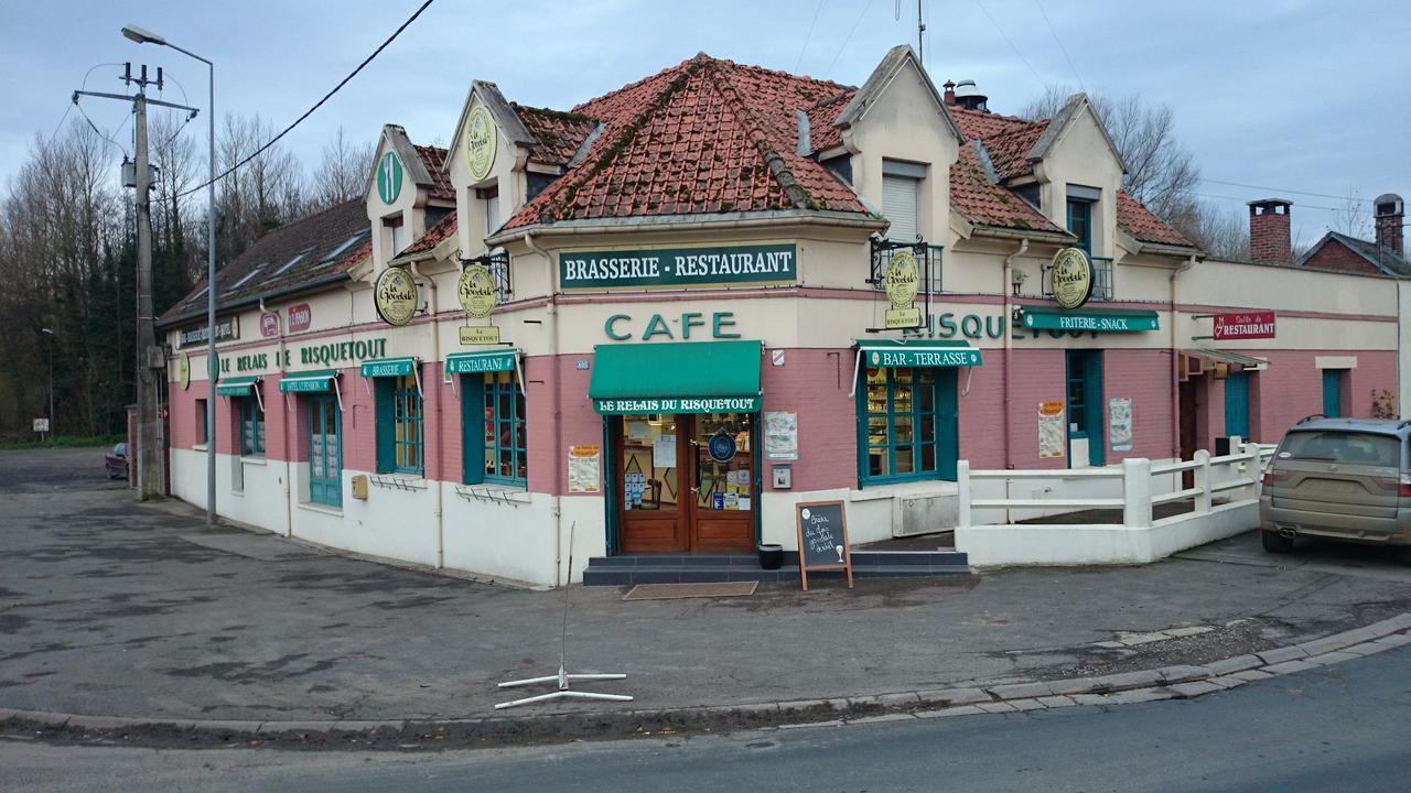 Le Relais De Risquetout Hem-Hardinval Bagian luar foto