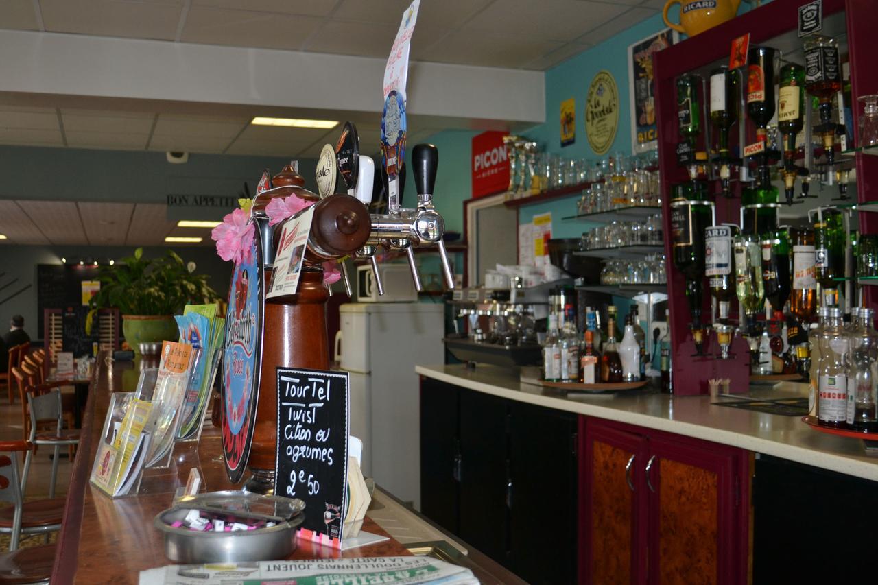 Le Relais De Risquetout Hem-Hardinval Bagian luar foto