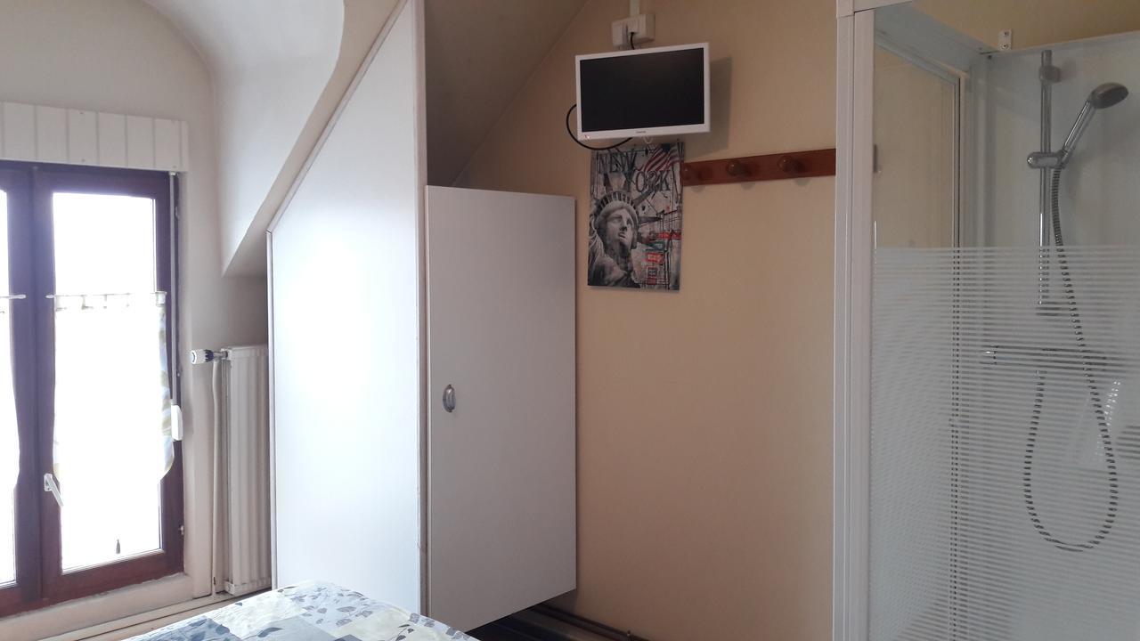 Le Relais De Risquetout Hem-Hardinval Bagian luar foto